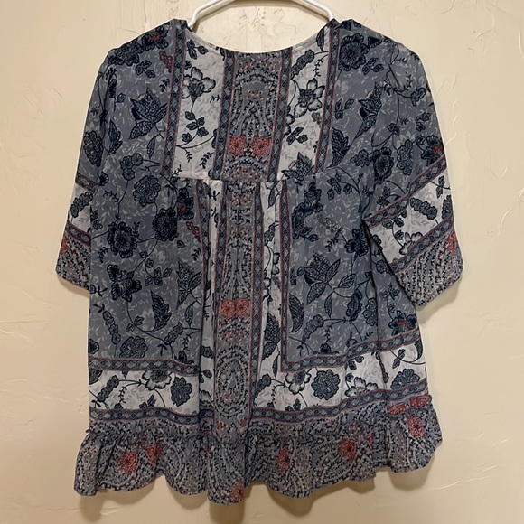 Flowy Blouse with Tie - Picture 2 of 3